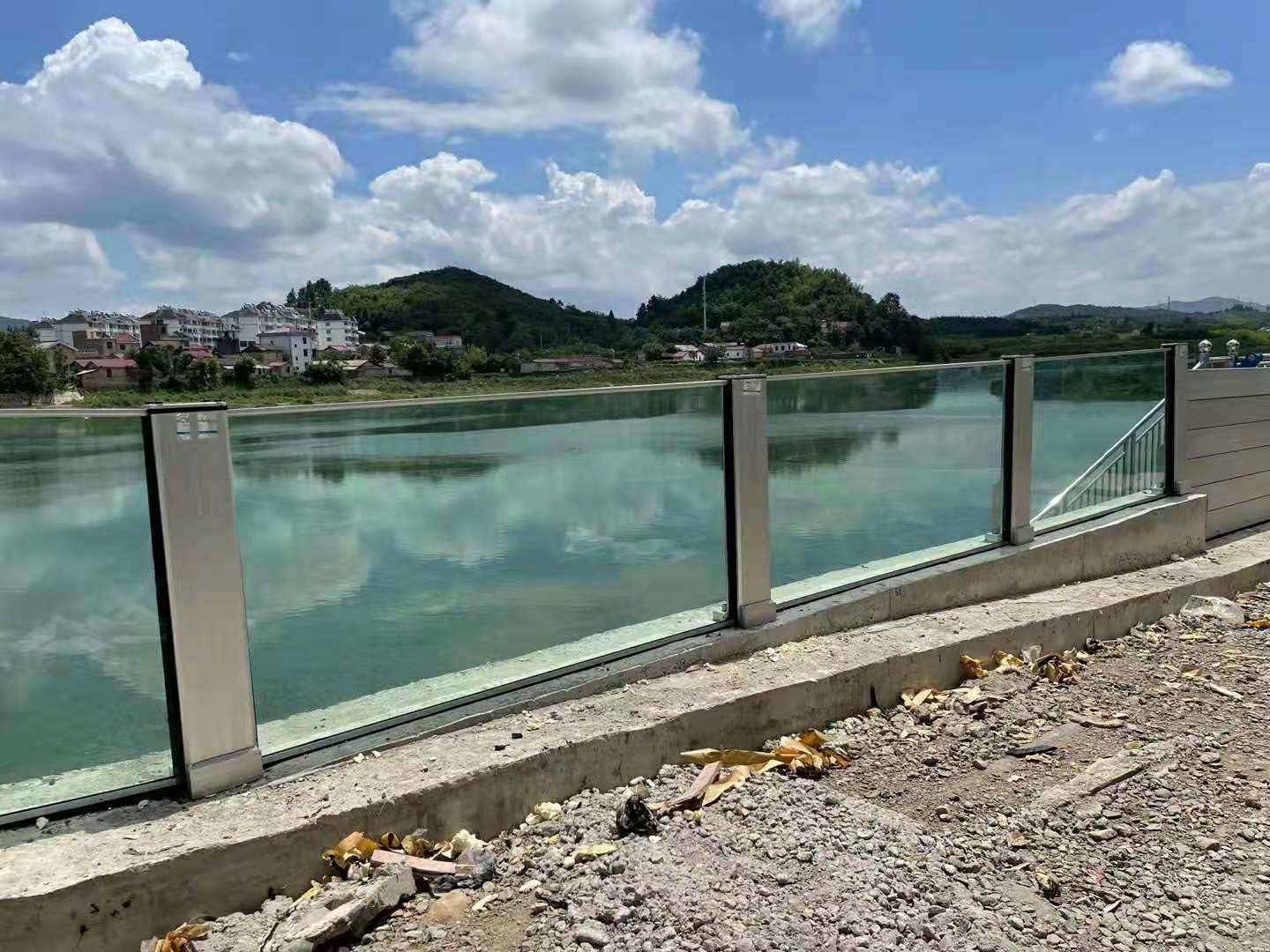 NF-35G Glass Wall Flood Barrier