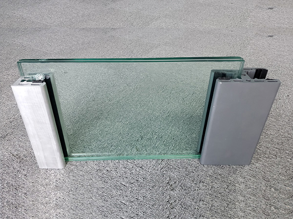 NF-35G-Glass-Wall-Flood-Barrier-07.jpg